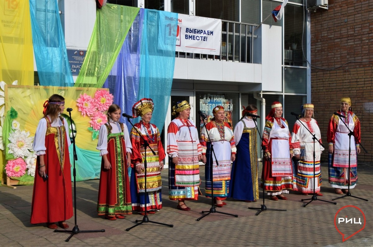 Боровский районный Дом культуры распахнул свои двери всем желающим, организовав настоящий праздник