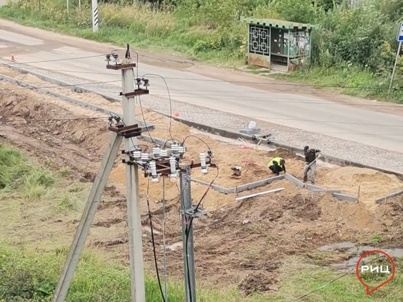 В Комлеве на улице Адмирала Сенявина установят новую автобусную остановку