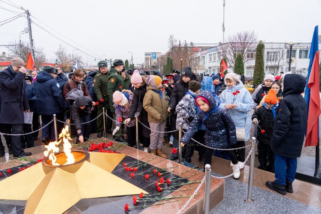 В Балабанове завершили реконструкцию мемориальной зоны сквера Победы