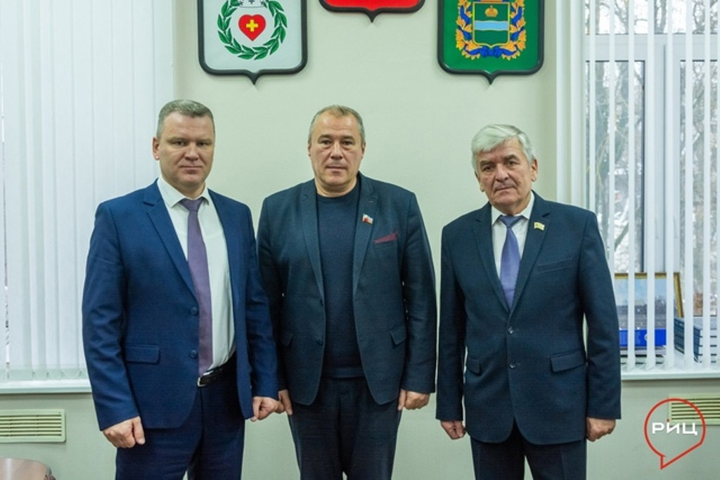 Боровский район с рабочим визитом посетил депутат Народного Совета ЛНР Юрий ЮРОВ
