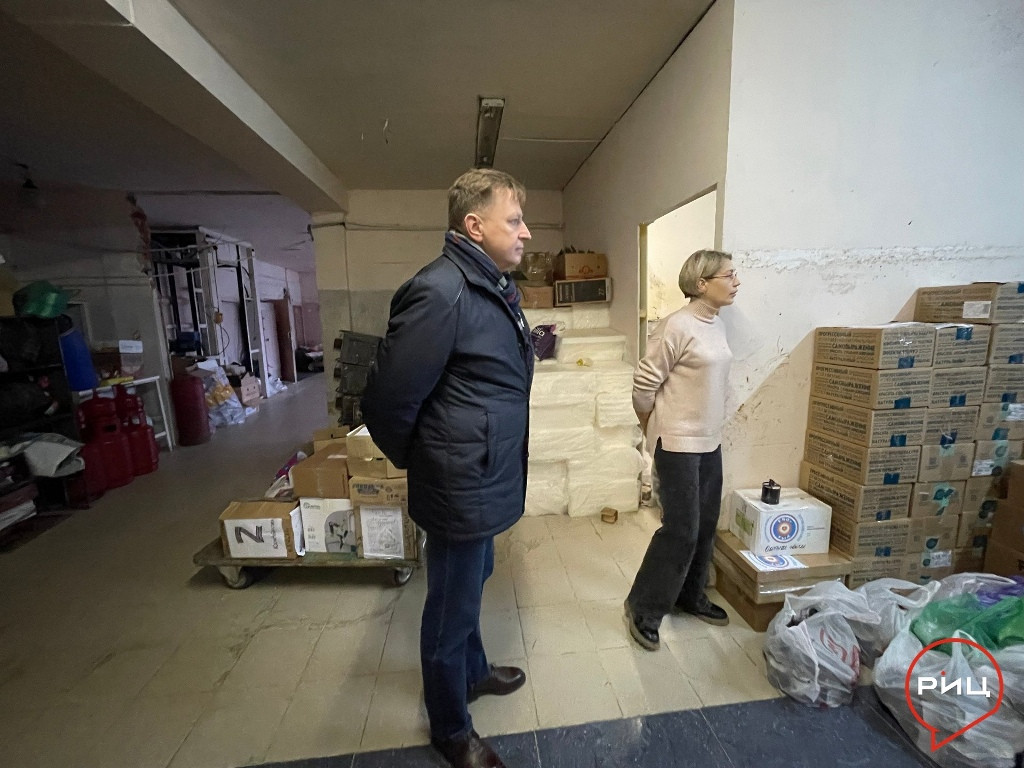 Депутаты областного Законодательного Собрания помогают волонтерам в создании маскировочных сетей для бойцов СВО
