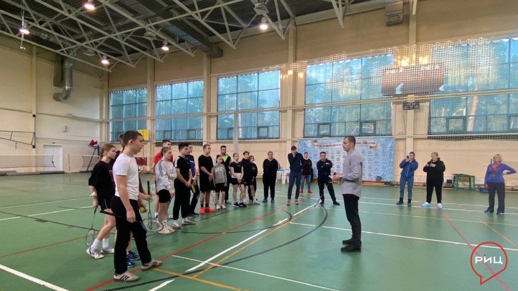 В боровском ФОКе «Звезда» состоялись командные соревнования по бадминтону