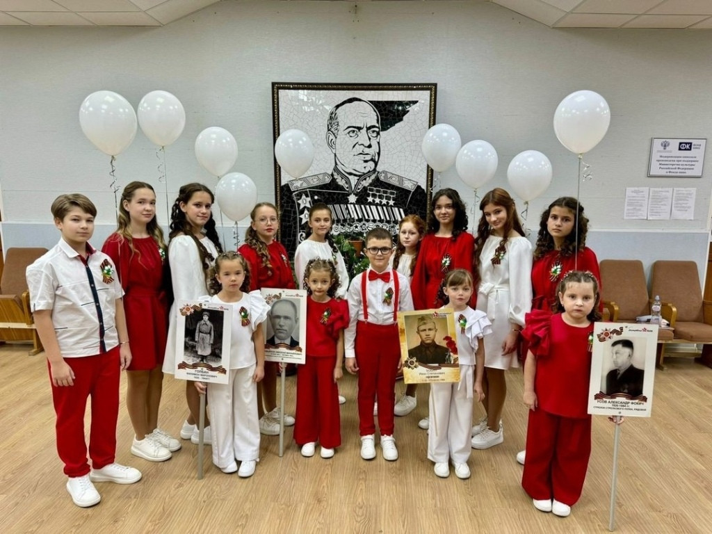 Сияй, гори и миру о любви говори