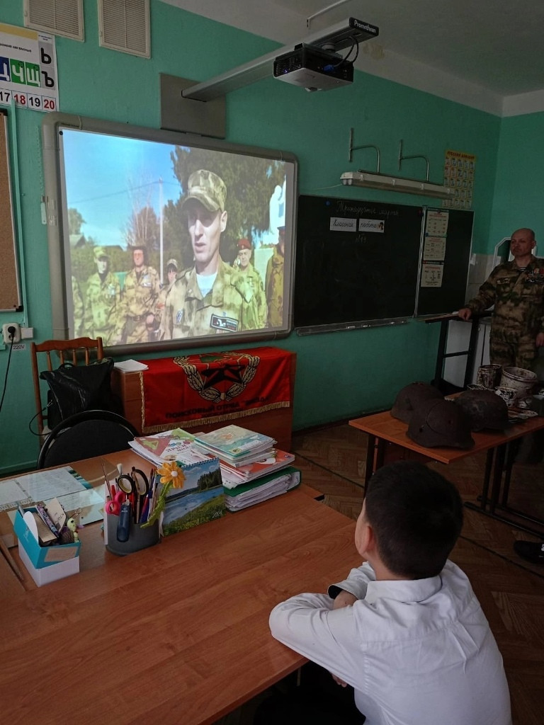 Четвероклассники ермолинской школы получили уникальную возможность погрузиться в атмосферу военного времени