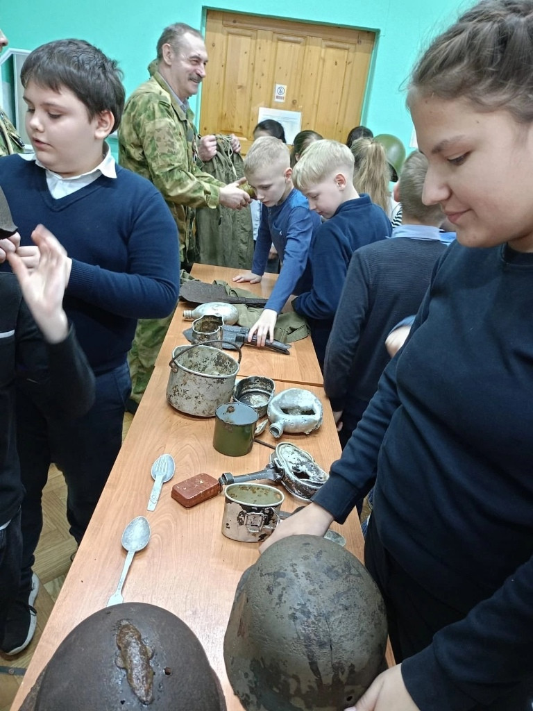 Четвероклассники ермолинской школы получили уникальную возможность погрузиться в атмосферу военного времени
