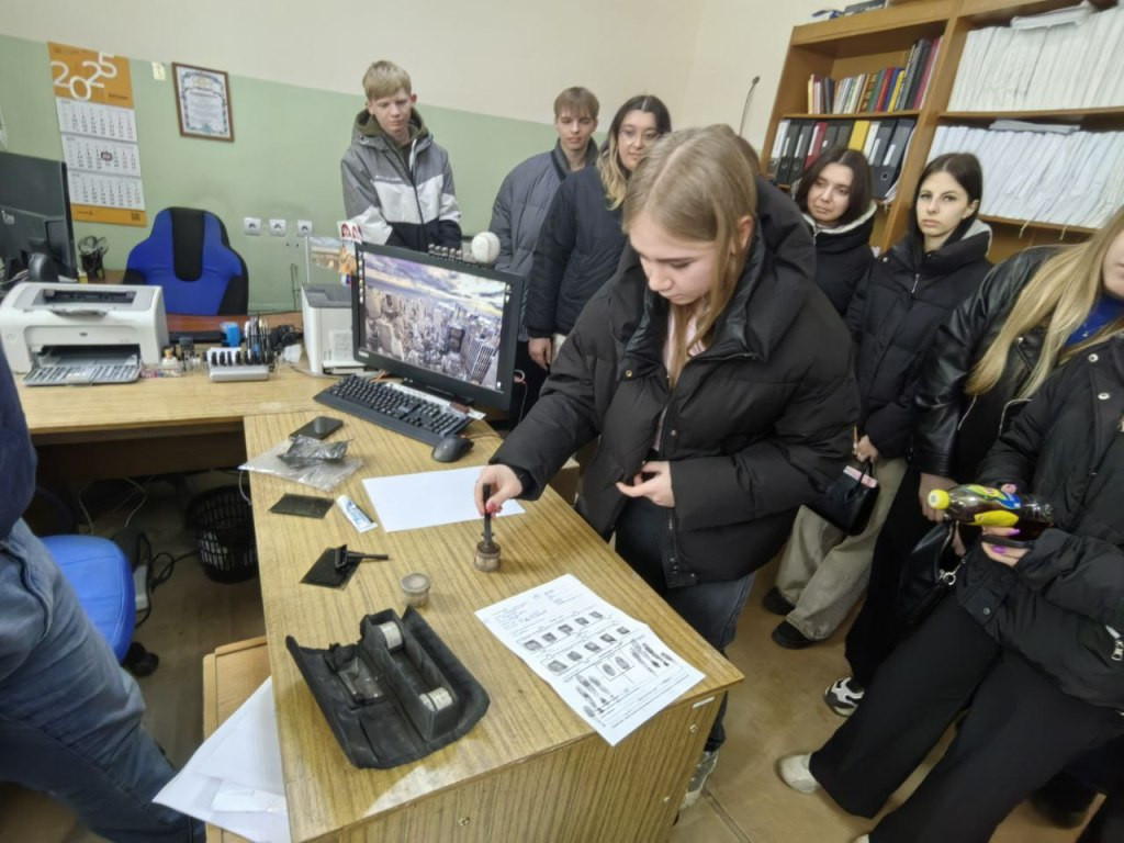 Студенты познакомились с полицейскими