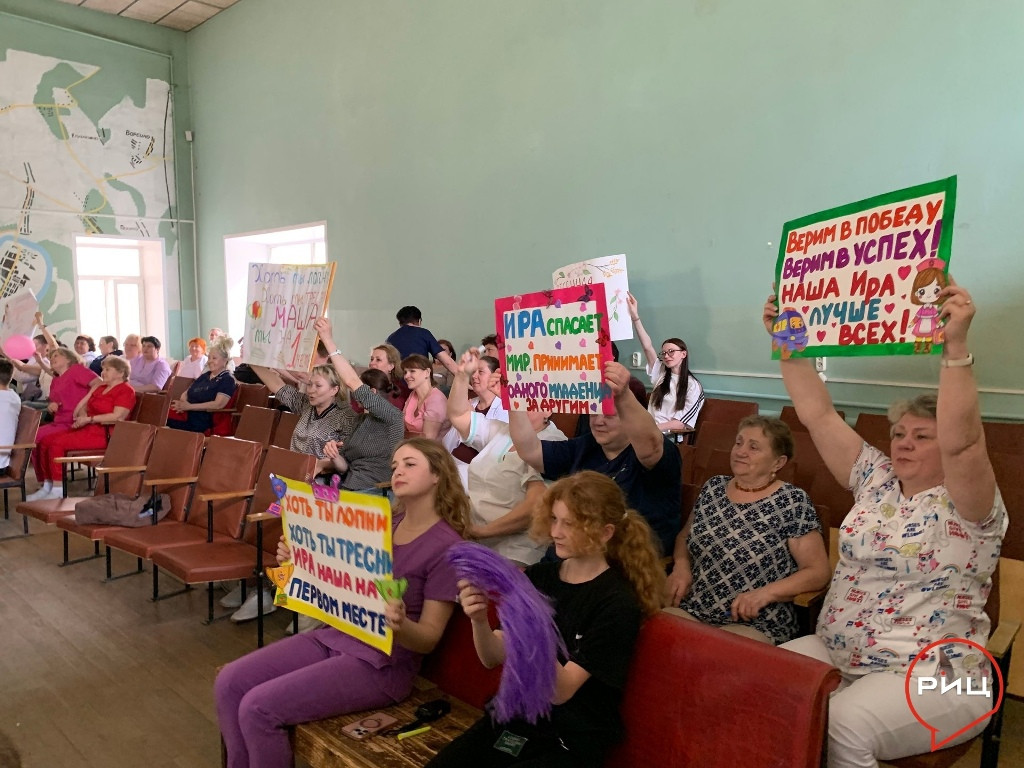 В Центральной районной больнице отметили приближающийся Международный день медицинской сестры