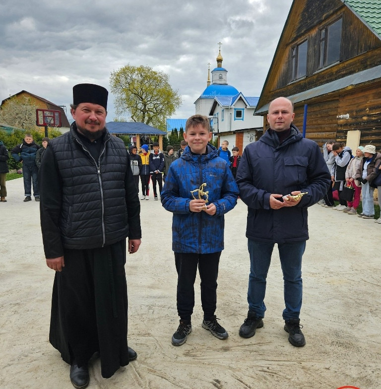 На боровском стадионе Парамонова состоялся третий пасхальный турнир