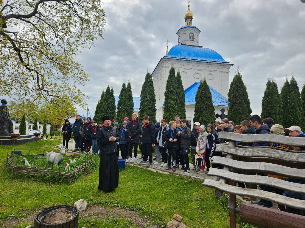 На боровском стадионе Парамонова состоялся третий пасхальный турнир