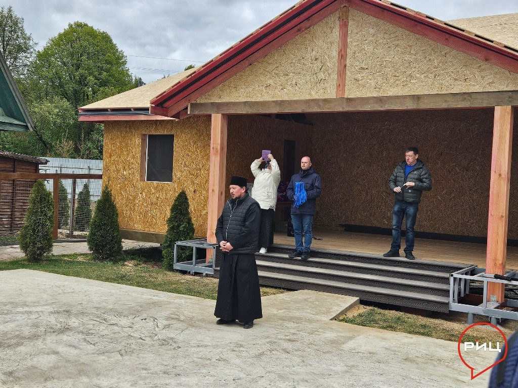 На боровском стадионе Парамонова состоялся третий пасхальный турнир