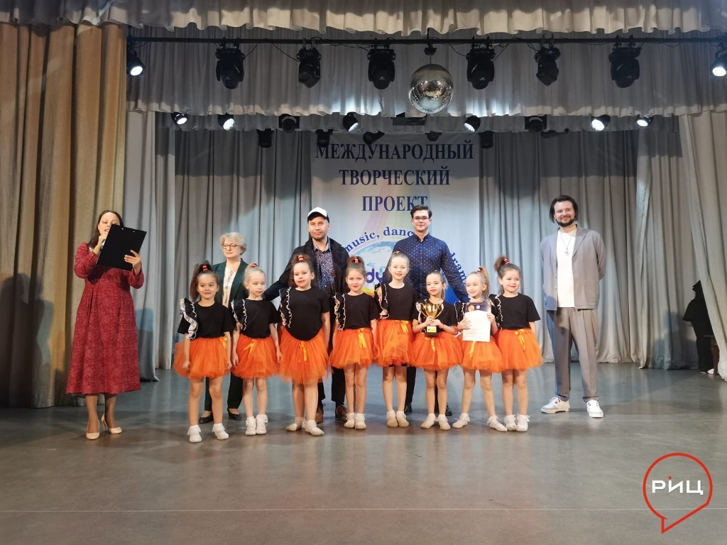 Балабановская студия современных танцев «Fusion» триумфально выступила на ХХ Международном фестивале-конкурсе «Добрые традиции»