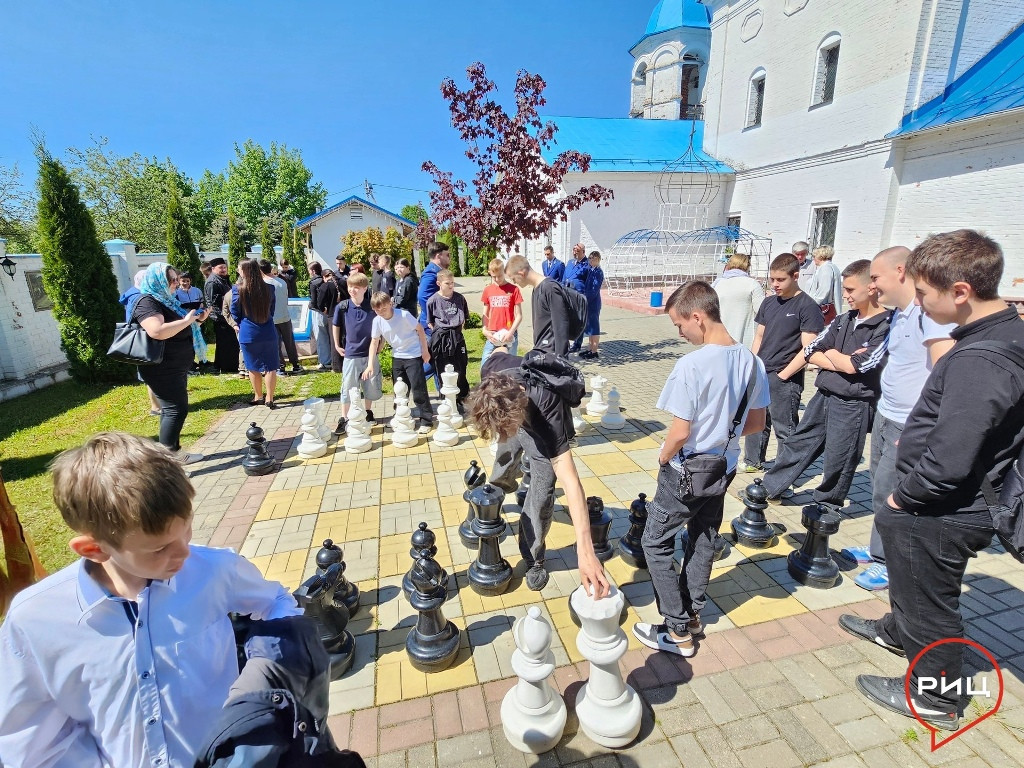 В церкви Рождества Пресвятой Богородицы, что в Тимашове, появился вишневый сад