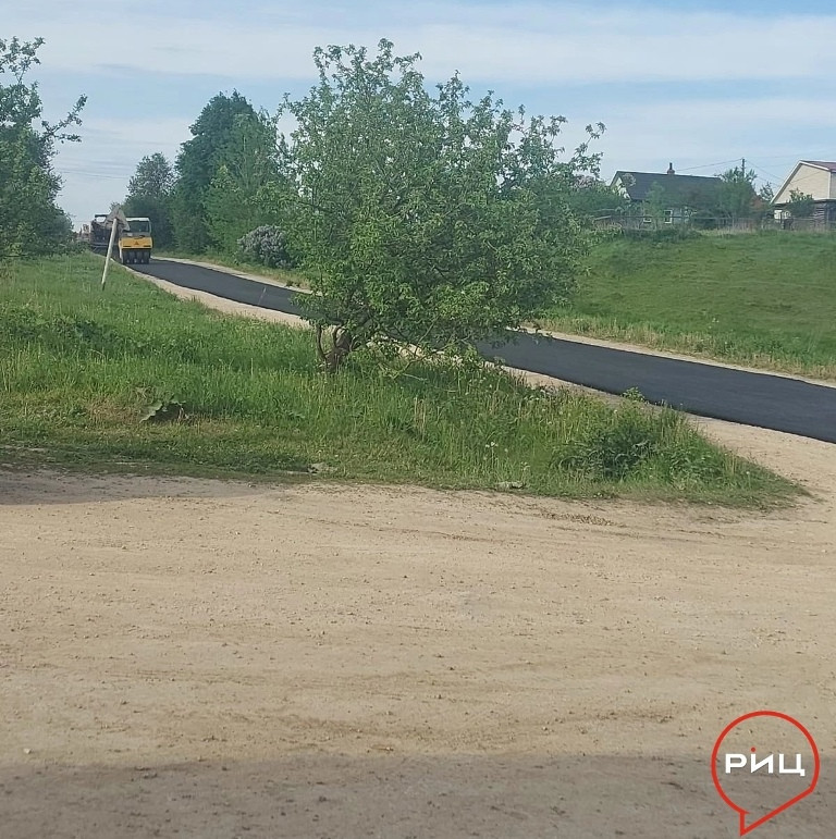 В деревне Ищеино ремонтируют дорогу