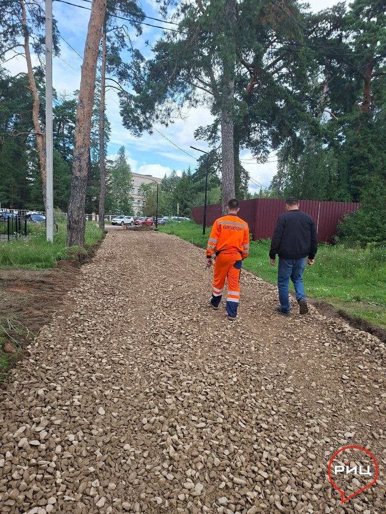 На боровской Тропе здоровья продолжается благоустройство