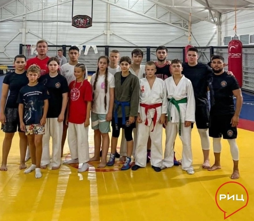 Рукопашники Боровского района покоряют Эльбрус!