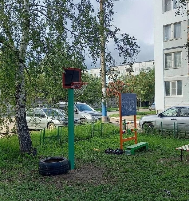 В Балабанове власти и жители сообща благоустраивают дворы