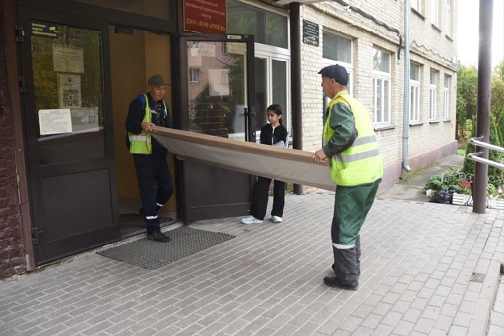 В балабановскую первую школу привезли обновки.