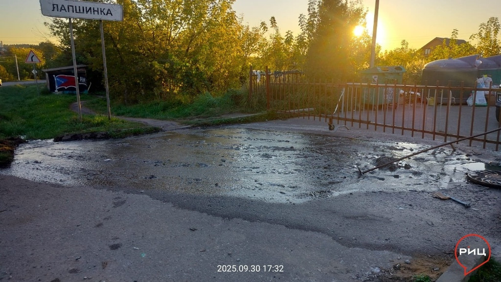 В Балабанове возле второго въезда в микрорайон Гагарина устранили засор