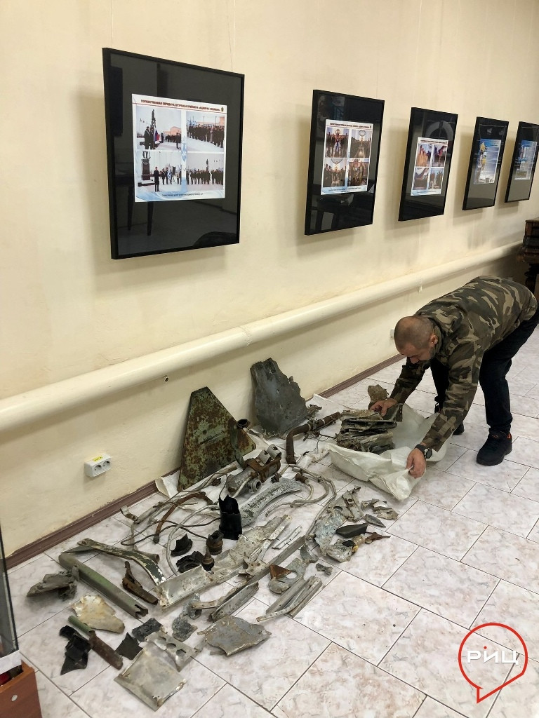 Поисковый отряд «Звезда» передал в местный Музейно-краеведческий комплекс «Стольный город Боровск» фрагменты британского истребителя «Спитфайр» времён ВОВ