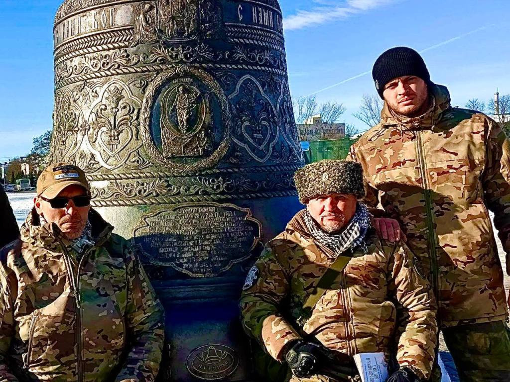 Между любовью и смертью