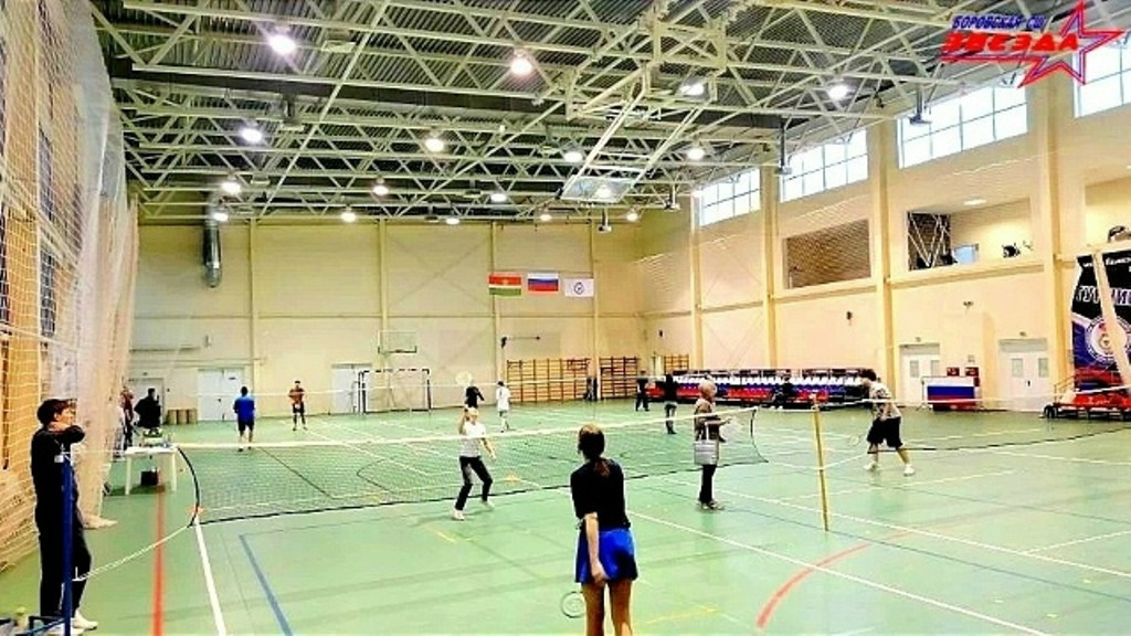 В спортивной школе «Звезда» прошли командные соревнования по бадминтону