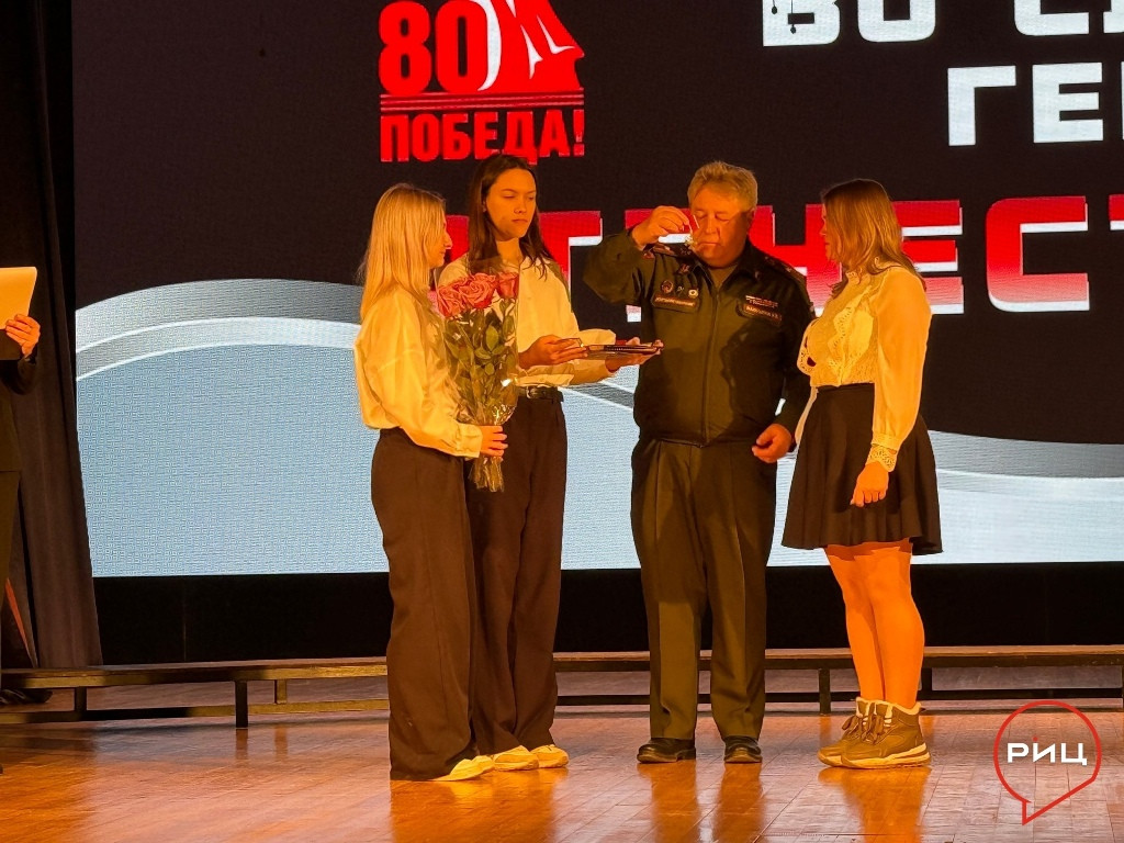 В Боровске состоялся фестиваль патриотической песни «Во славу героев Отечества», приуроченный к одноимeнному празднику, который отметят 9 декабря