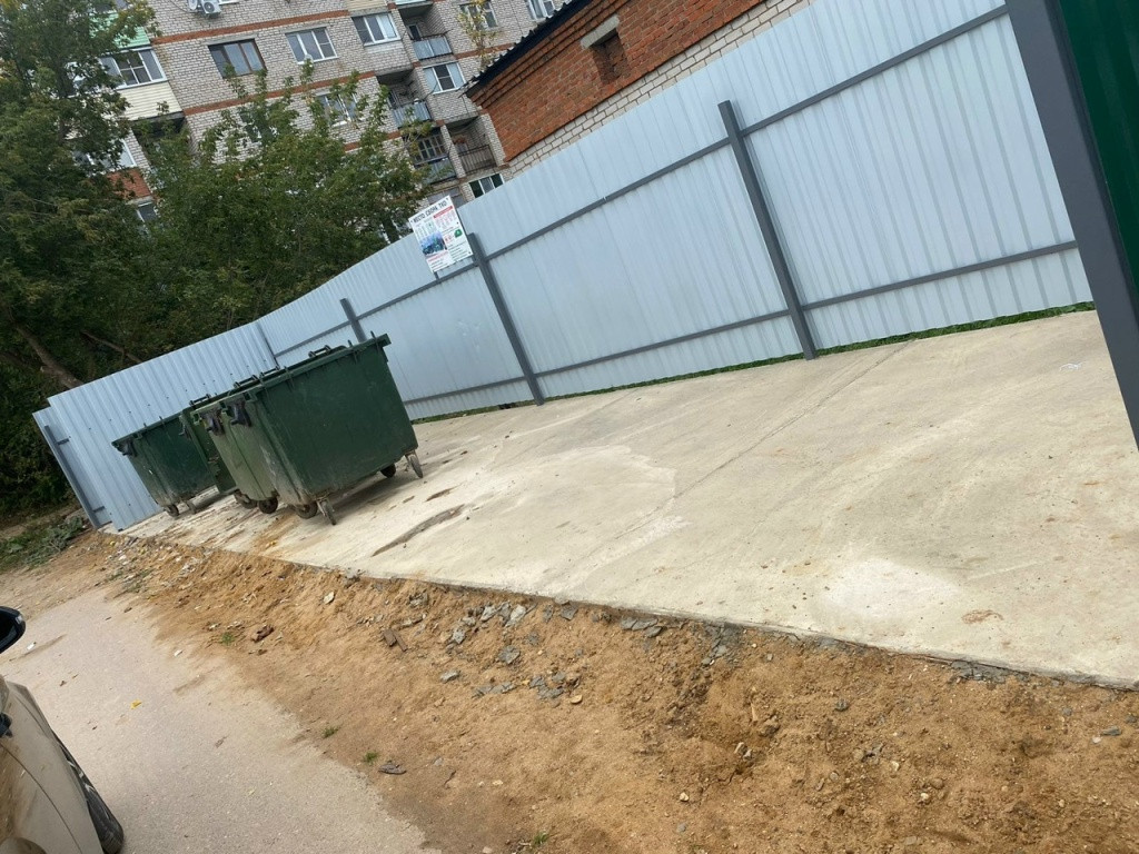 Фонари в этом году, мост – в перспективе