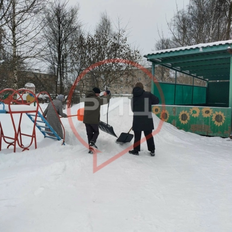 Помогли малышам