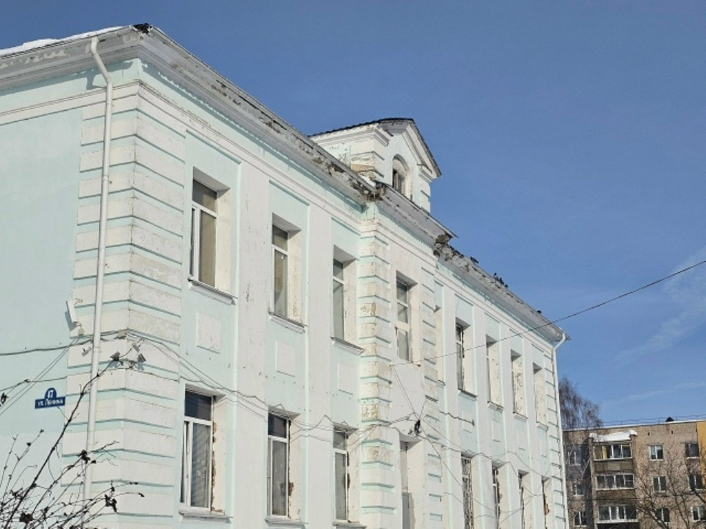 Во второй боровской школе борются с последствиями серьезных протечек перекрытий