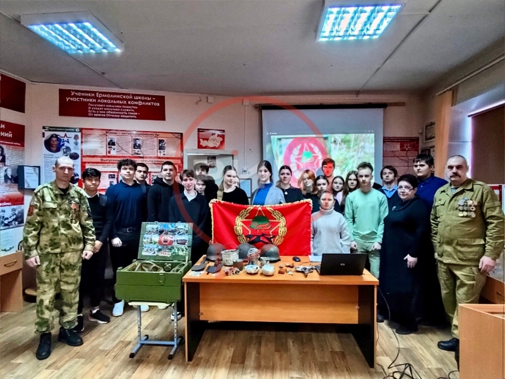 Боровский поисковый отряд «Звезда» побывал в гостях у ермолинских школьников