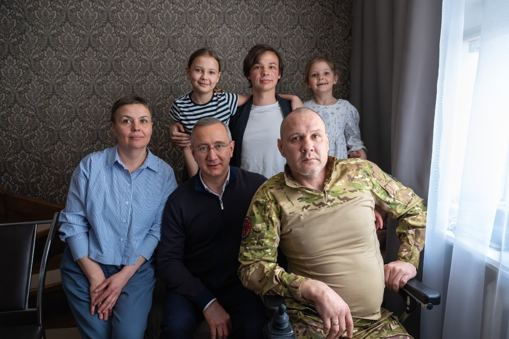 Во время рабочей поездки в Боровский округ губернатор Владислав ШАПША посетил многодетную семью КУЗНЕЦОВЫХ из Совьяков