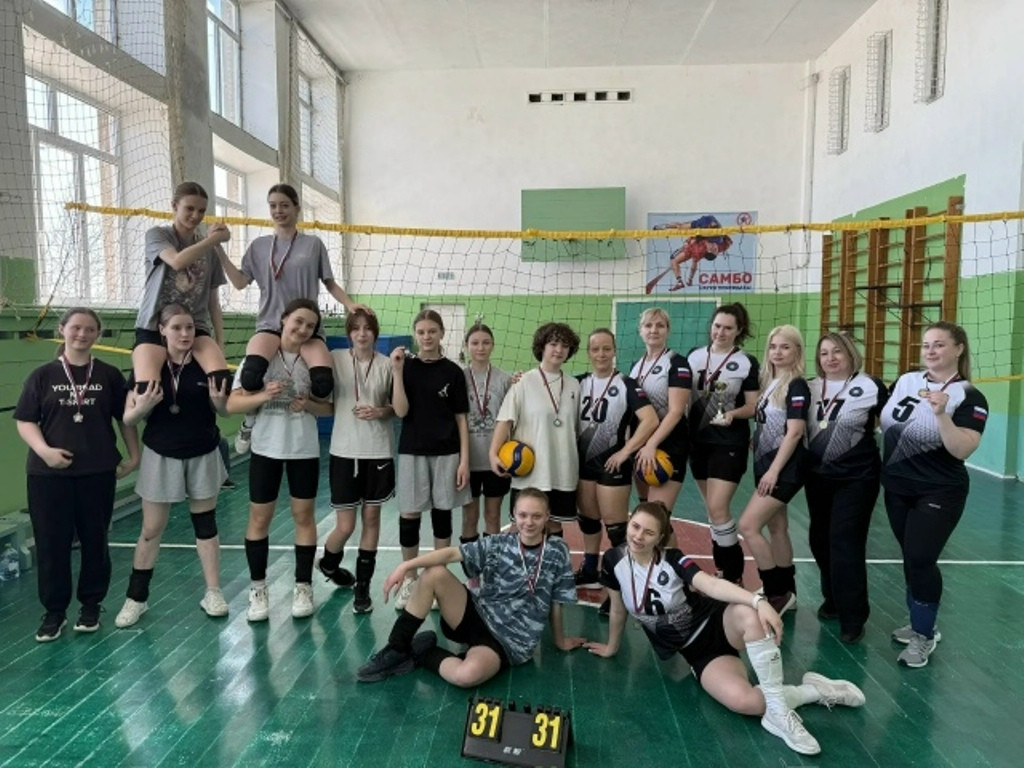 В Ворсине состоялся кубок весны по волейболу среди женских команд