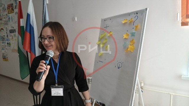 В Боровском округе состоялся форум для педагогов "Освоение новой галактики", посвященный использованию искусственного интеллекта в образовательной деятельности