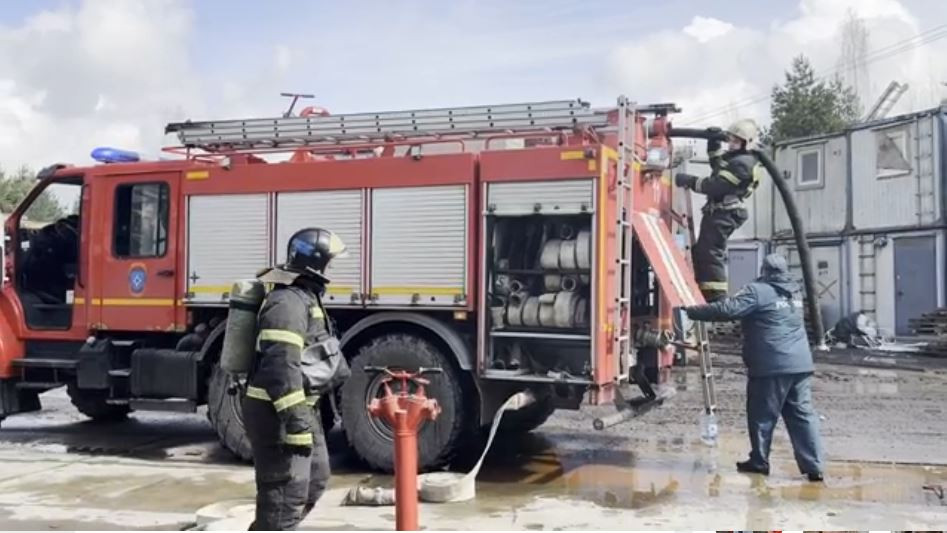 В Боровске тушили деревообрабатывающий завод