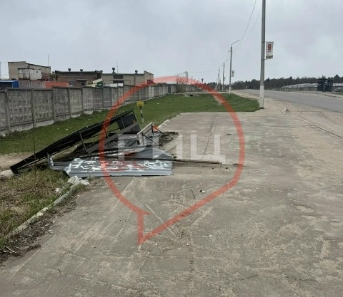 Разломанную остановку на выезде из Кривского демонтируют до конца весны