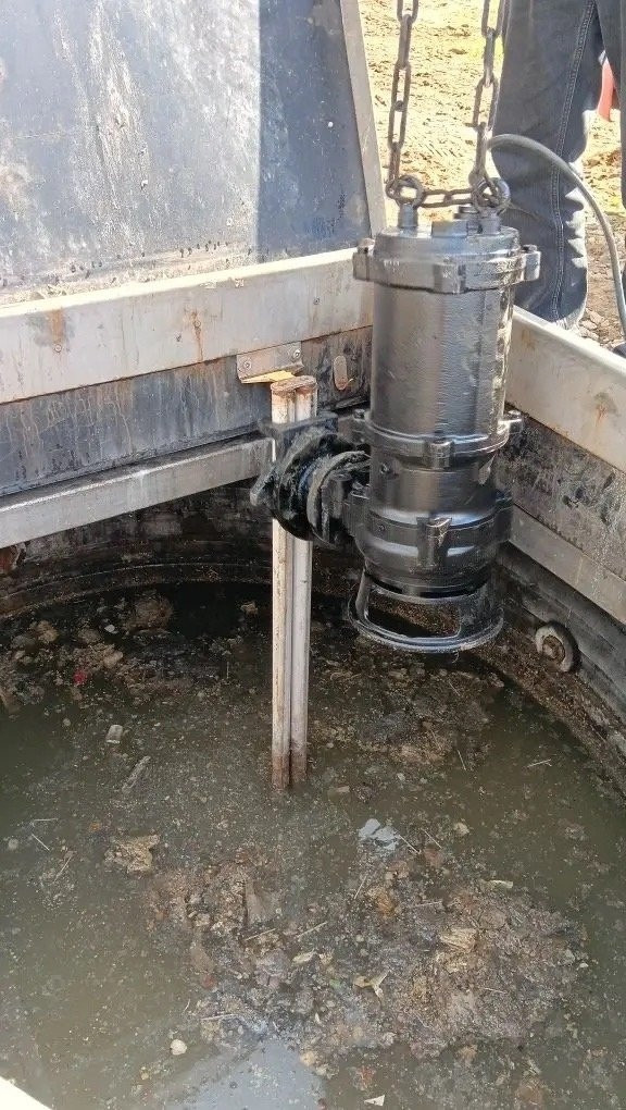Специалисты боровского участка Водоканала завершили аварийно-восстановительные работы на канализационном коллекторе на улице Лесной в Балабанове