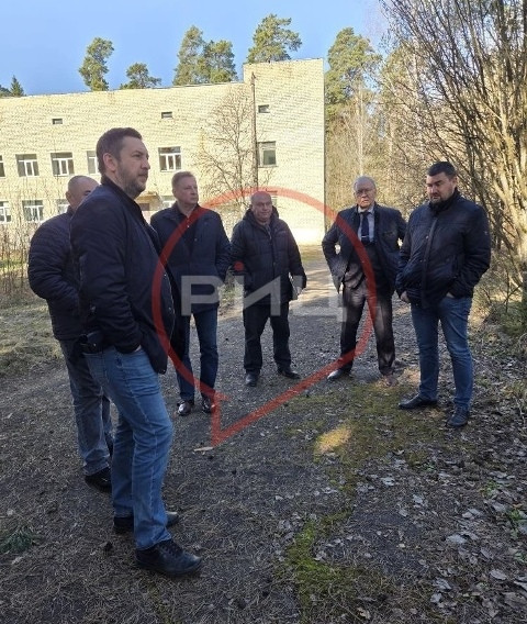 В Боровске начали решать проблему с парковкой у ЦРБ, на нехватку мест давно жалуются жители