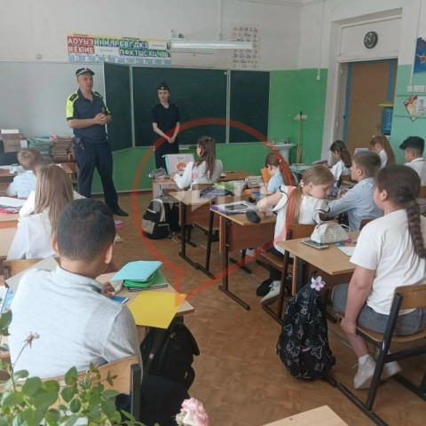 Инспекторы ГАИ ОМВД "Боровский" провели в балабановских и школах райцентра лекции для несовершеннолетних о важности соблюдения правил дорожного движения в период каникул