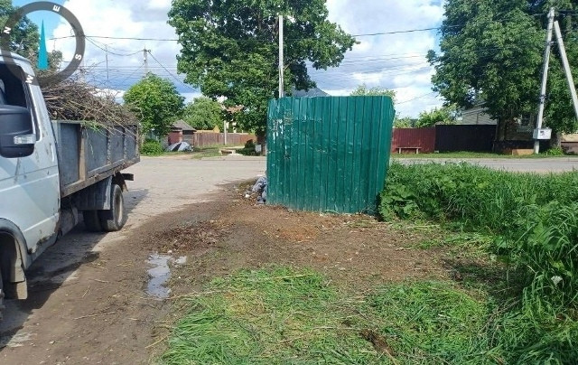 В Боровске началась ликвидация стихийных свалок на контейнерных площадках