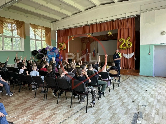 Инспекторы ДПС продолжают профилактическую работу с юными жителями Боровского округа