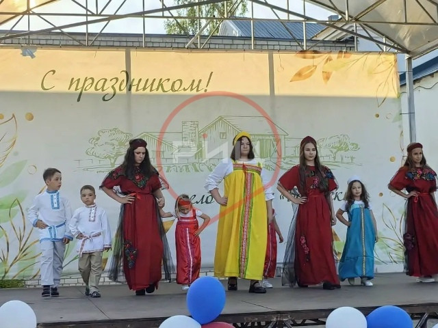 Возле Дома культуры Совхоза «Боровский» состоялся яркий праздник, посвященный Дню России