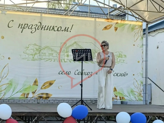 Возле Дома культуры Совхоза «Боровский» состоялся яркий праздник, посвященный Дню России
