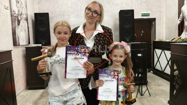 В Балабанове состоялся первый фестиваль детского творчества «Караоке Юниор», который был посвящен Дням города и России