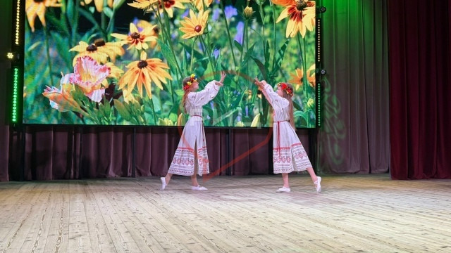 Они подняли флаг своего государства!