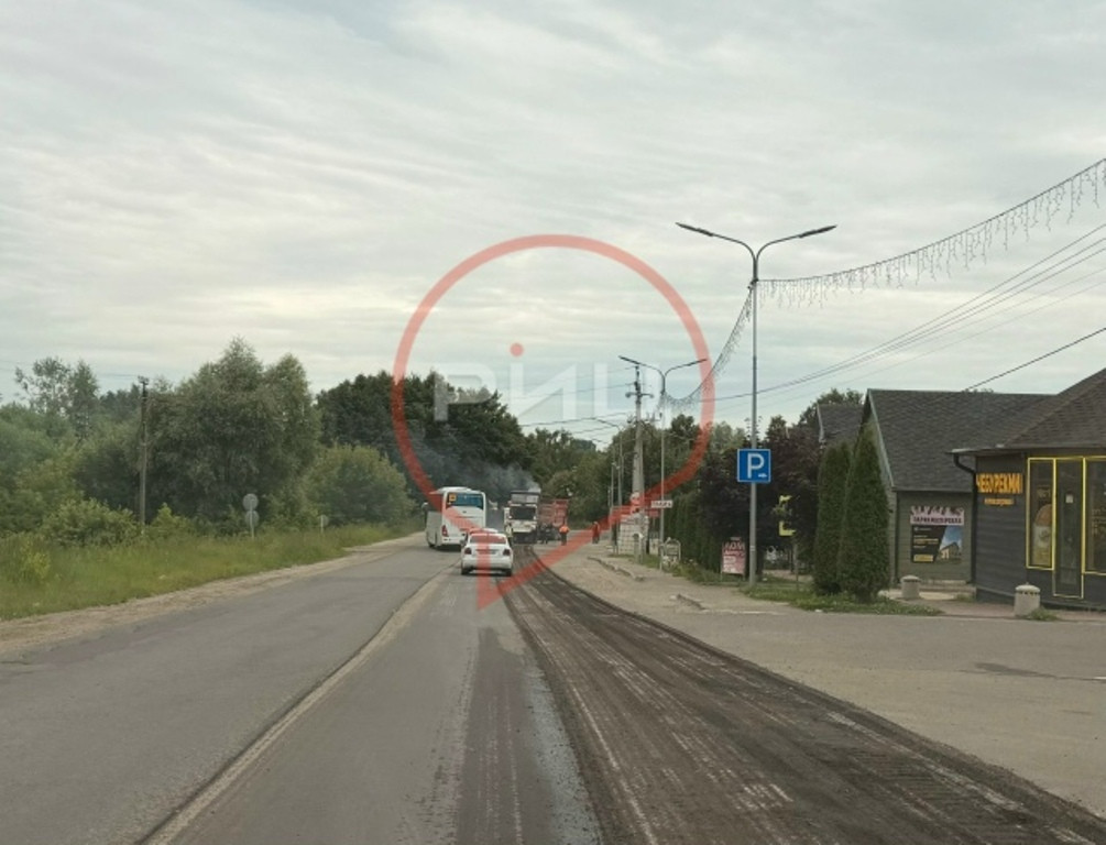 На въезде в Боровск возобновили работы по реконструкции дорожного полотна