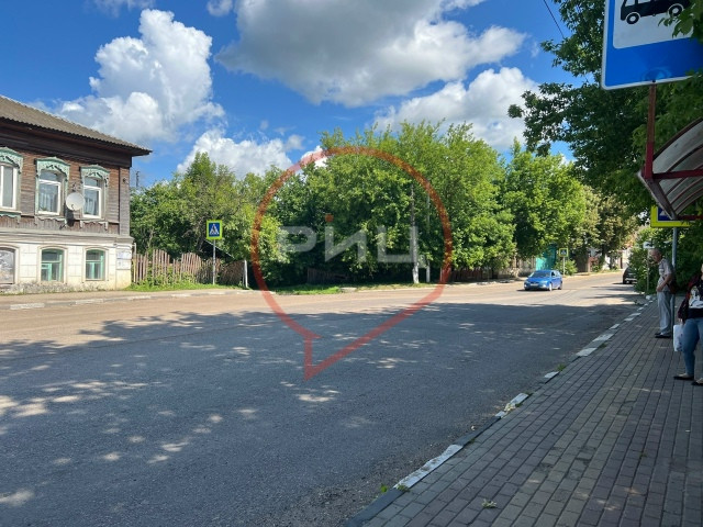 На еженедельной планерке глава Боровского округа Николай КАЛИНИЧЕВ поручил руководителям территориальных управлений проверить качество обрезки деревьев около дорожных знаков, особенно в местах пешеходных переходов