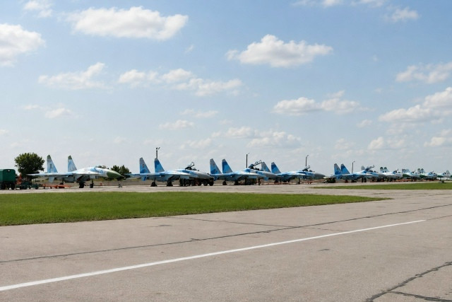 Сегодня 70-й отдельный авиационный полк, размещенный на аэродроме Ермолино, празднует 35 лет со дня своего образования