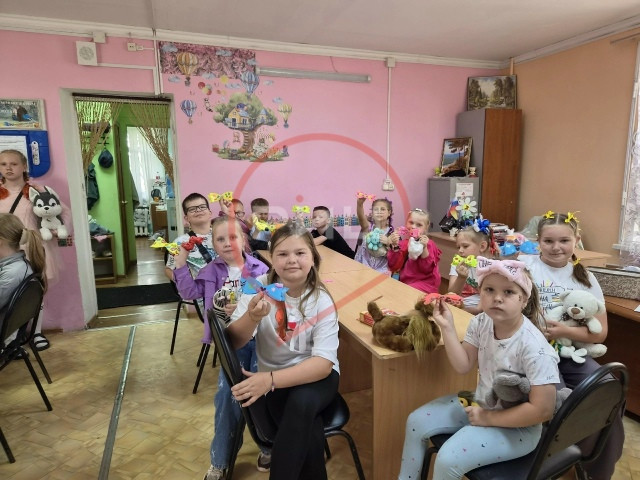 Юные ермолинцы отметили День веснушек и бантиков