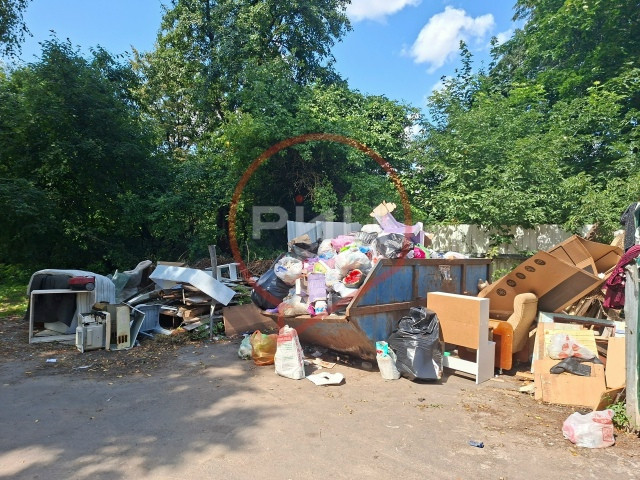 На еженедельной планерке в администрации округа обсудили вывоз мусора и стихийных свалок в поселениях