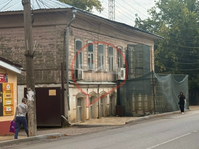 В Боровске на улице Ленина, 5 началась реконструкция усадьбы купцов САНИНЫХ